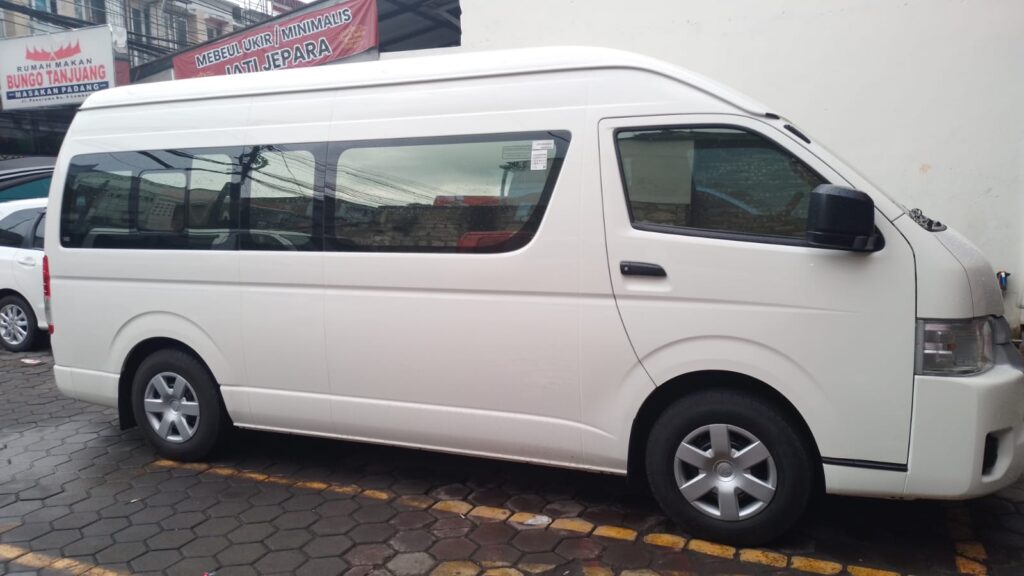 Sewa Hiace Tangerang